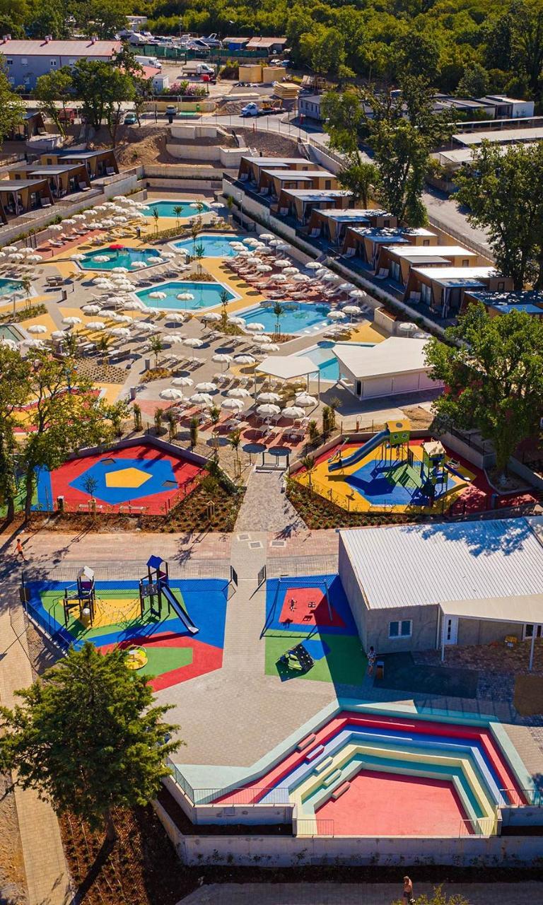 Aminess Atea Camping Resort Mobile Homes (Ex Camping Njivice)