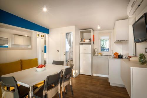 Aminess Atea Camping Resort Mobile Homes (Ex Camping Njivice)
