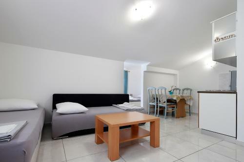 City Pool Apartments Novalja