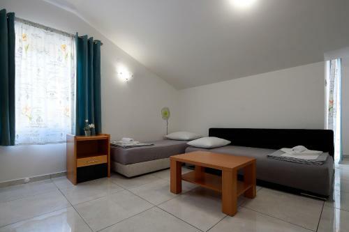 City Pool Apartments Novalja