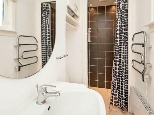 Three-bedroom Holiday Home In Glesborg 3