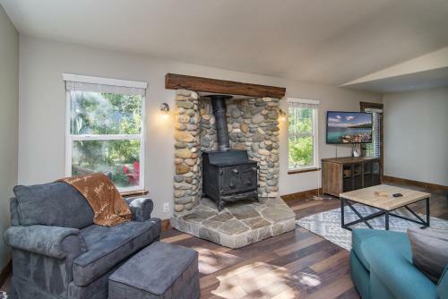 Homewood Cabin Among The Pines