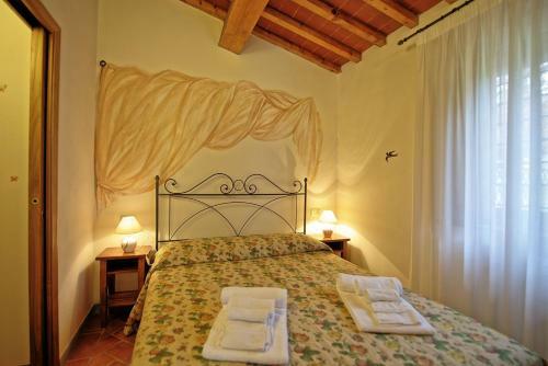 Case Nuove Apartment Sleeps 2 Air Con T242136