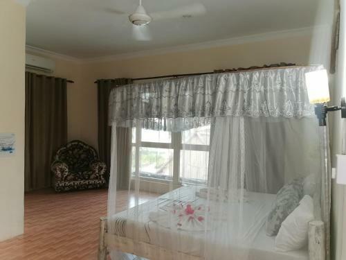 Hostal Bwejuu Beach Palm Villa
