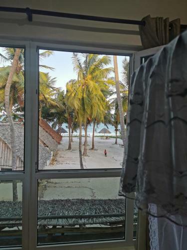 Hostal Bwejuu Beach Palm Villa
