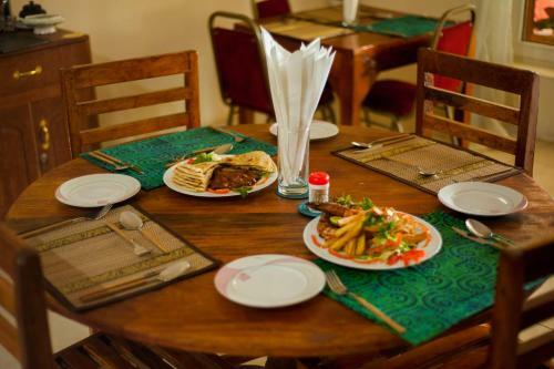 Hostal Bwejuu Beach Palm Villa