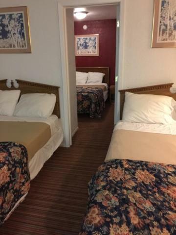 Posada Ranch House Inn & Suites