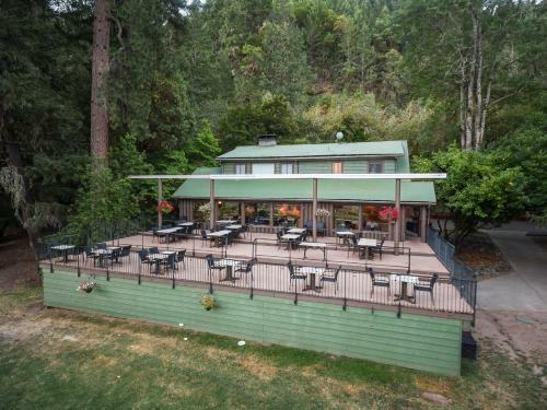 Morrisons Rogue River Lodge