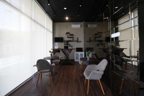 Hostal Reddoorz Plus Near Universitas Sumatera Utara