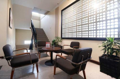 Hostal Reddoorz Plus Near Universitas Sumatera Utara