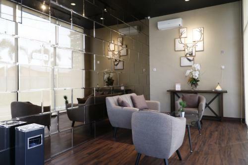 Hostal Reddoorz Plus Near Universitas Sumatera Utara