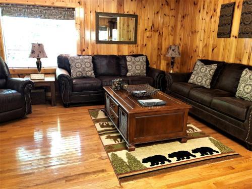 Bearly Rustic Cabin