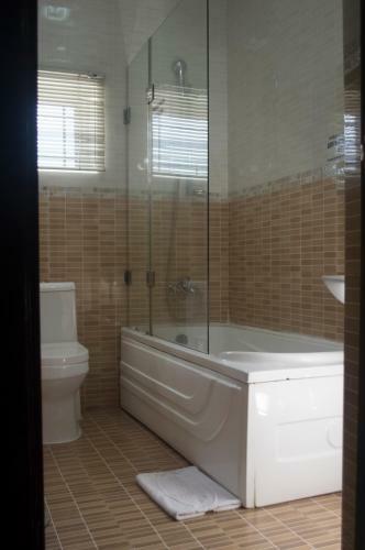 Hotel Grandbee Suites