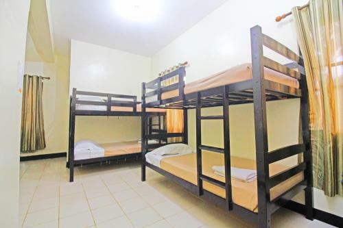 Hotel Caliraya Resort Club