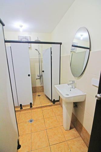 Hotel Caliraya Resort Club