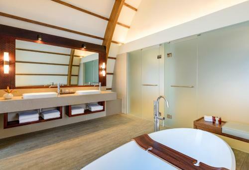 Hotel Fiji Marriott Resort Momi Bay