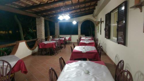 Hostal Europa Rooms And Restaurant