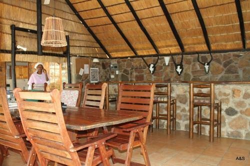 Lodge Shakati Private Game Reserve