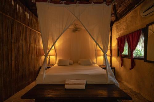 Hotel Om Tulum Caba�as And Beach Club