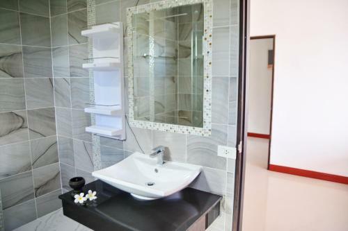 Apartamento White Flower Lanta