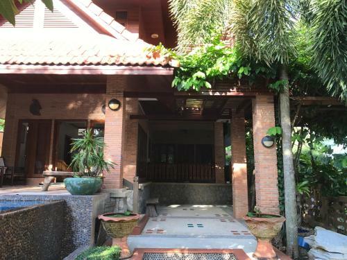 Kata Mountain View Villa