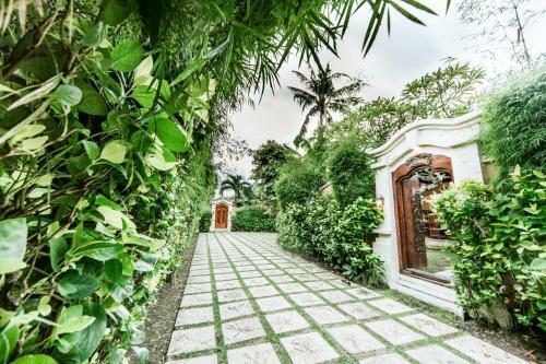 Villa Frangipani