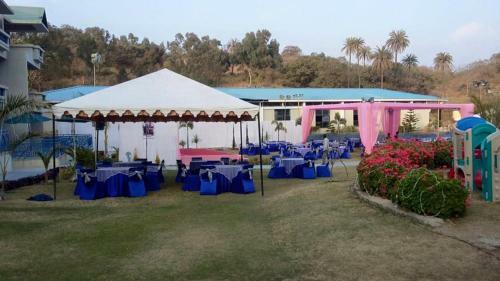 Hotel Hummingbird Resort