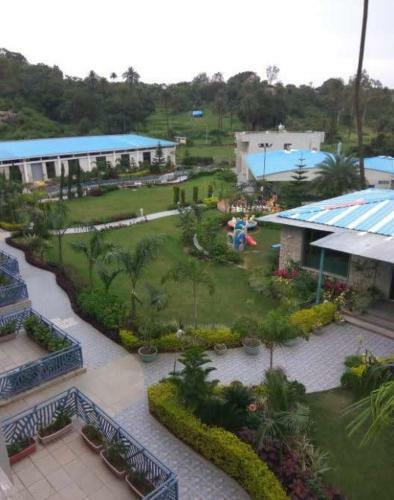 Hotel Hummingbird Resort
