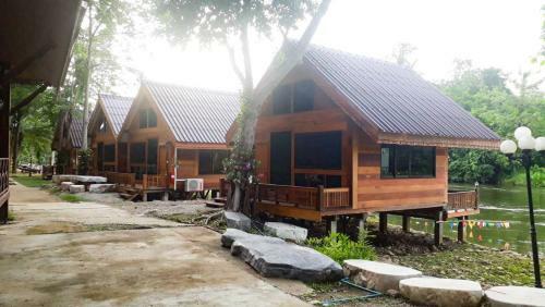 Hotel Pechpailin Resort