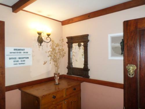 Foundry Guest Lodge