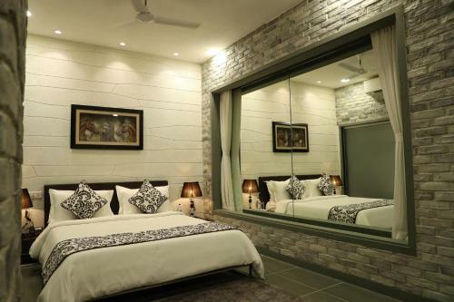 Hotel Tribecca Select Ahmedabad