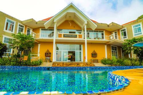 Hotel Masailand Safari Lodge
