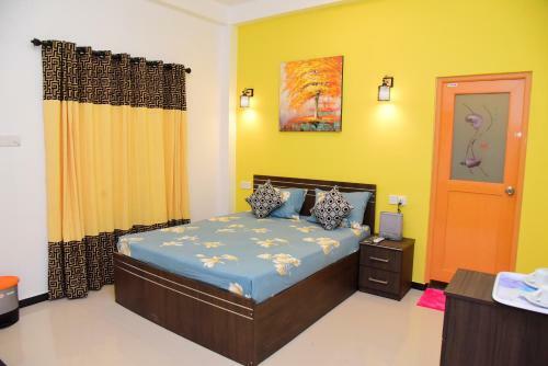 Hostal White Villa Airport Transit Hotel