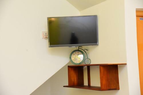 Hostal White Villa Airport Transit Hotel