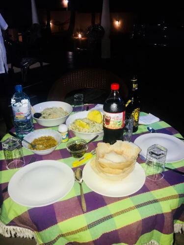 Hostal White Villa Airport Transit Hotel