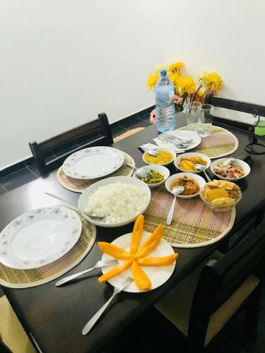 Hostal White Villa Airport Transit Hotel