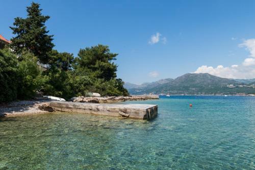 Hostal Holiday Home Macus