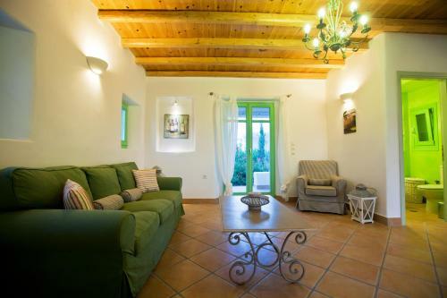 Naoussa Bay Villas
