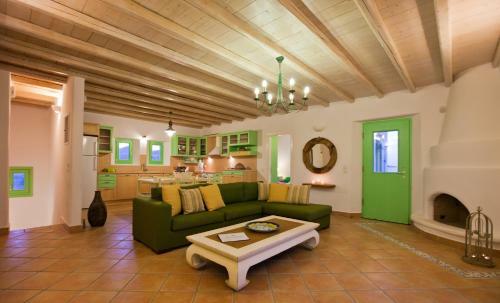 Naoussa Bay Villas