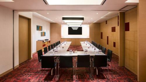 Hotel Ibis Hyderabad Hitec City