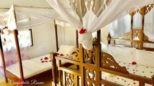 Hotel Menai Bay Beach Bungalows