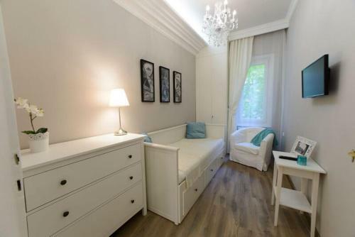 Vintage Panoramic Apartment