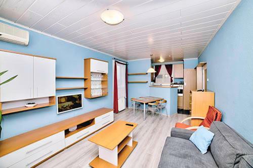 M�ln�s Macska Apartman