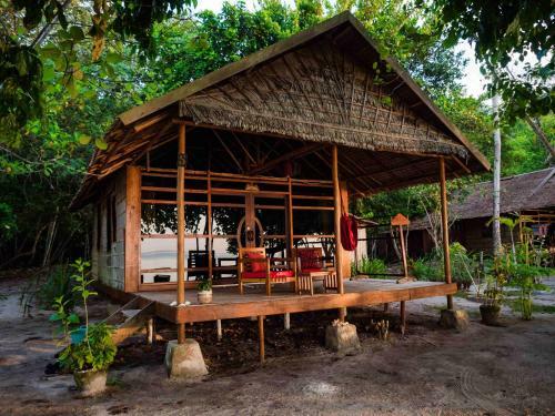 Hotel Raja Ampat Biodiversity Nature Resort