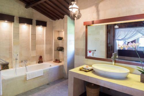 Diamond Beach Villa Lombok