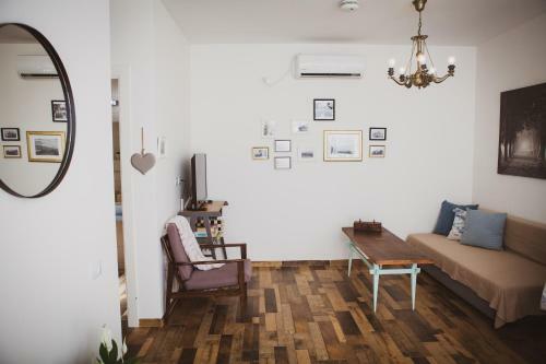 Lodge Olive - Israeli Zimmer