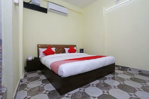 Hotel Oyo 11547 Royal Treat
