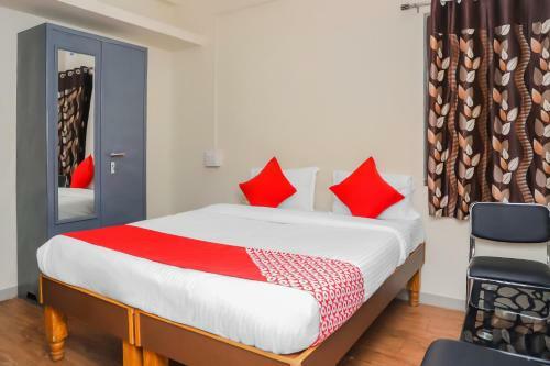 Oyo 15847 Hotel Mathura Lodging