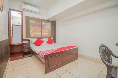 Hotel Oyo 12327 The Mapple