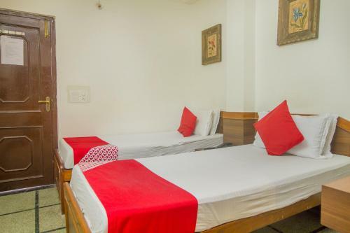 Hotel Oyo 12327 The Mapple